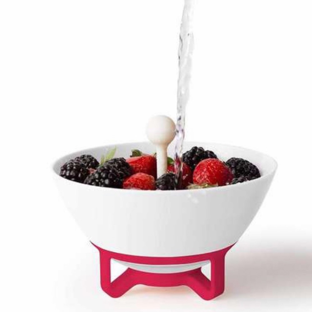 BRAMBLE RINSE AND CARRY BERRY BASKET